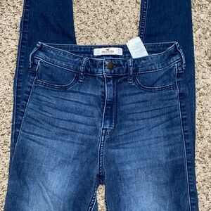 Trending Y2K Hollister Co. skinny jeans in size 3R